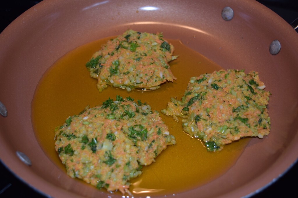 Broccoli fritter patties cooking